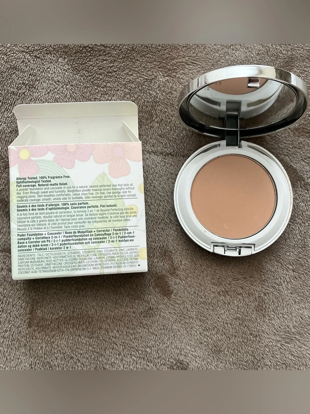Clinique Beyond Perfecting Foundation + Concealer Compact - Natural Beige Tone